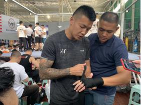 杨兴新亲自教授学员